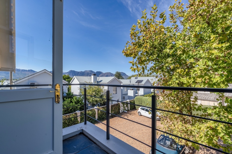 To Let commercial Property for Rent in Lemoenkloof Western Cape